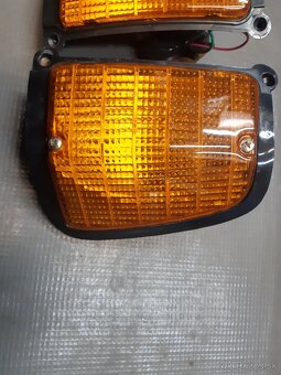 Skoda 120,130,rapid predné smerovky - 2
