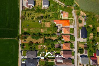 Slnkom zaliaty stavebný pozemok v Horných Chlebanoch - 2