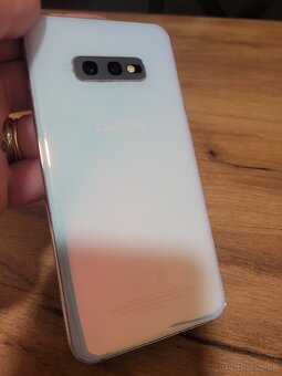 Samsung galaxy s10e - 2