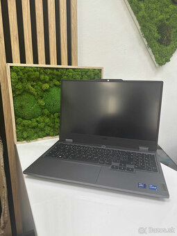 Lenovo LOQ 15 IAX 9 - 2