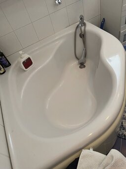 Rohová vaňa s batériou - 2