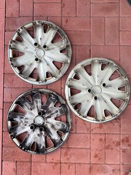 ORIGINÁL PUKLICE FORD R16 3 KS - 2