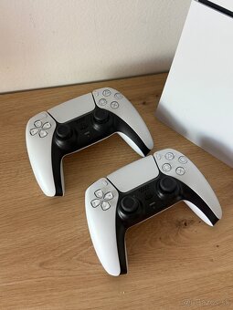PLAYSTATION 5 - 2