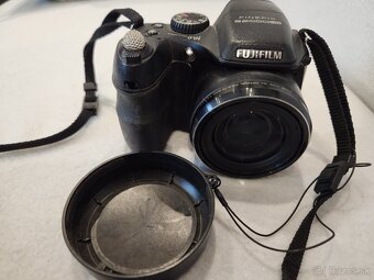 Fujifilm Finepix 40e - 2