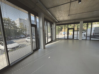Prenájom prestížneho showroom priestoru 251m² (prízemie) na - 2