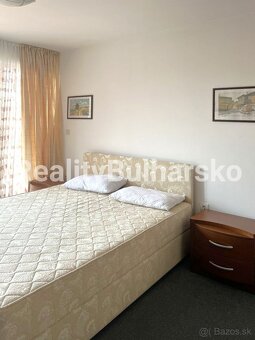 Plně zařízené studio (1+kk, 46 m²) s balkonem s krásným výhl - 2