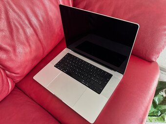 Predám špičkový MacBook Pro 16” M1 Max – 64 GB RAM, 4 TB SSD - 2