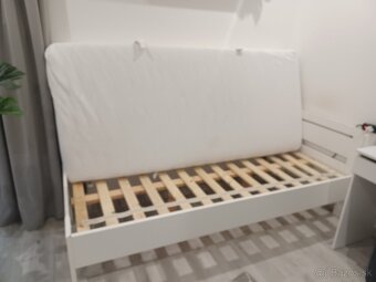 Posteľ s matracom - 2