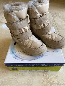 Predám dievčenské zimné topanky veľmi. 33 - 2