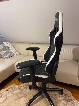 Herna Stolicka White Shark - 2