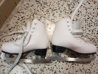 Predám dievčenské korčule - 2