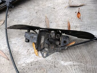 Zámok prednej kapoty Superb1 2005 - 2