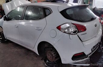 KIA CEED 1.6 CRDI 2014 predám DVERE, MOTOR D4FB, TRYSKY 0445 - 2