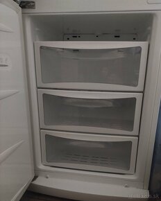 Predám kombinovanú chladničku s mrazničkou LG - 2