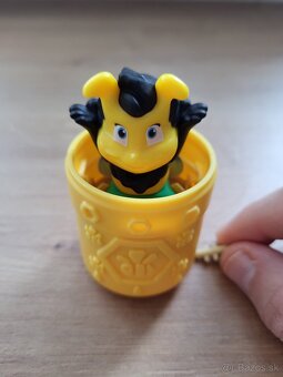 Hračka je z Kinder MAXI vajíčka - 2