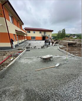 Spevnené plochy na klúč, pokládka zámkovej dlažby/obrubníkov - 2