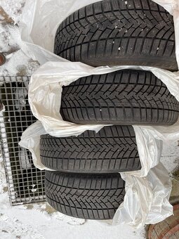Predám zimné pneu 205/55 R17 - 2