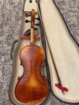 Husle cca z roku 1960 - 2