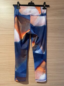 dámske 3/4 legíny Reebok XS - 2
