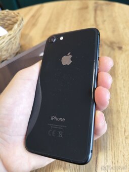 iPhone 8 – 128 GB – čierny - 2