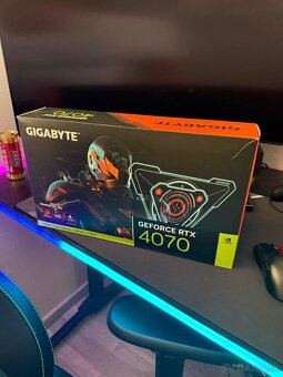 GIGABYTE GeForce RTX 4070 GAMING OC 12G - 2