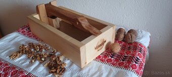 Luskáčik na orechy - 2