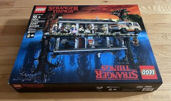 Nové LEGO Stranger Things 75810 Upside Down - 2