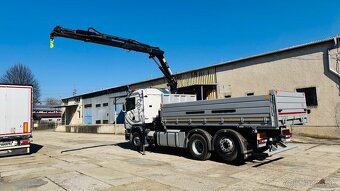 Trojstranný sklápač s hydraulickou rukou Scania 124L - 2