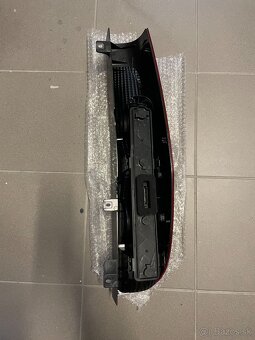 Zadné svetlo ľavé Mercedes Benz Vito Viano W639 (2003-2010) - 2