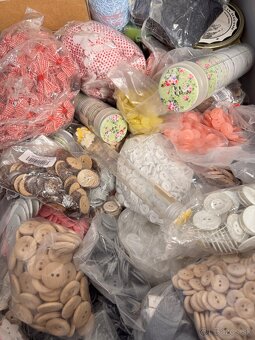 Gombíky - mix farieb, cela krabica - 2