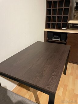 Tmavohnedý jedálenský stôl - 2