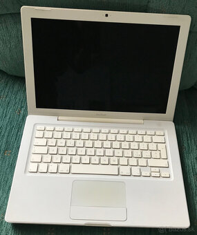 Predám McBook A1181 na náhradné diely - 2