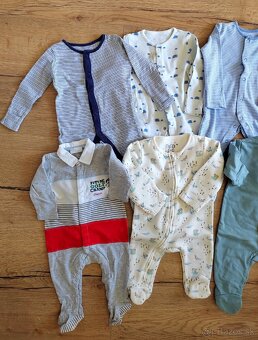 Pyžamka 3-6 masiacov - 2