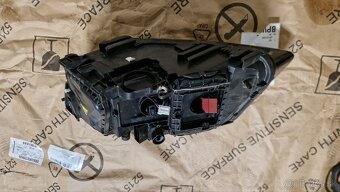 Audi q5 práve predné svetlo - 2