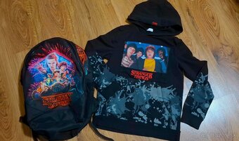 Ruksaky, peračník a mikina Stranger Things - 2