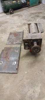 Hoblovací valec - 2