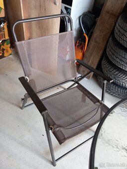 Predám stôl a 2x stolicka - 2