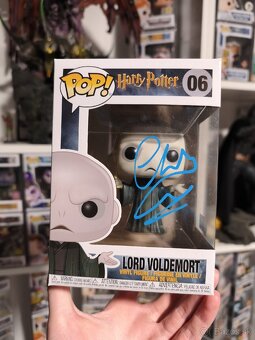 Lord Voldemort podpísaný - 2