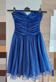 Modré krátke spoločenské šaty bez ramienok - 2