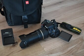 Nikon d5100 s AF objektivom 18 - 200 macro - 12tisic cvak. - 2