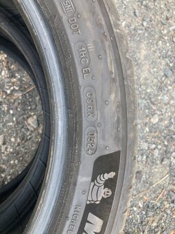 Michelin Pilot Sport 5, Pirelli P Zero 235 45 18 - 2