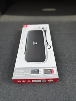 Nintendo Carrying Case - puzdo na Switch OLED - 2