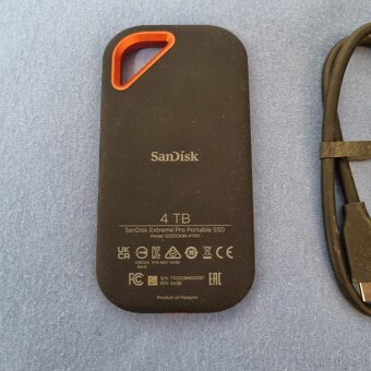 SanDisk Extreme Pro Portable SSD 4TB - 2