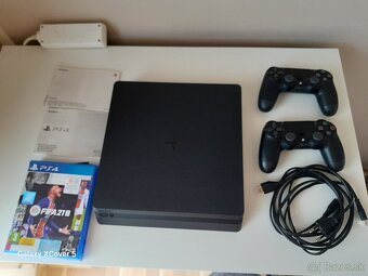 Predám Playstation 4 - 2