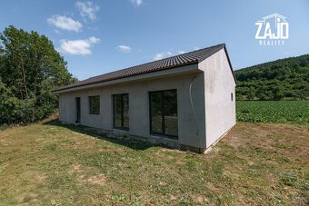 4 - IZBOVÝ RD TUCHYŇA V KRÁSNOM PROSTREDÍ BIELYCH KARPÁT - 2