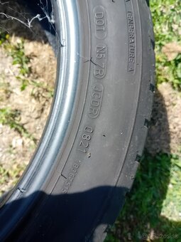 Predám letne pneu 225x45r17 - 2