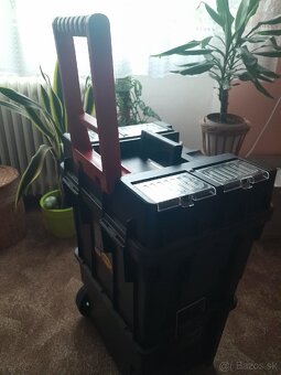 Parkside box na náradie na kolieskach. - 2