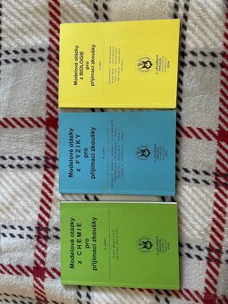 Modelové otázky, učebnice, pracovné zošity na medicínu - 2