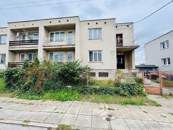 NA PREDAJ DVOJPODLAŽNÝ RODINNÝ DOM V SKALICI, ul. Bajanova - 2