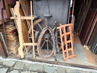 Dekoratívne veci sedliackeho charakteru - 2